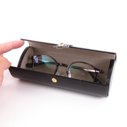 磁石不使用のボタンタイプのメガネケース MT523