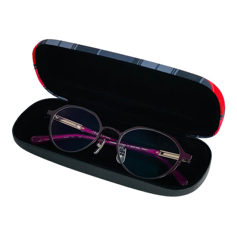 カバンの中でも目立つチェック柄のメガネケース MT565