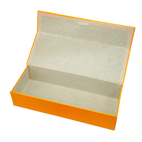 飽きの来ないシンプルデザインのメガネケース SH451